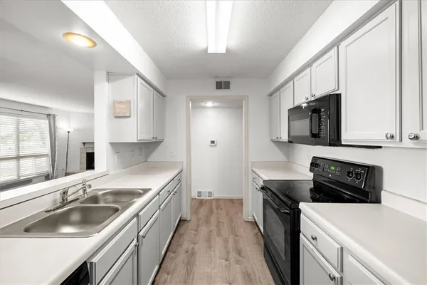 $189,000 | 11110 Nieman Road, Unit 101, Overland Park, KS 66210