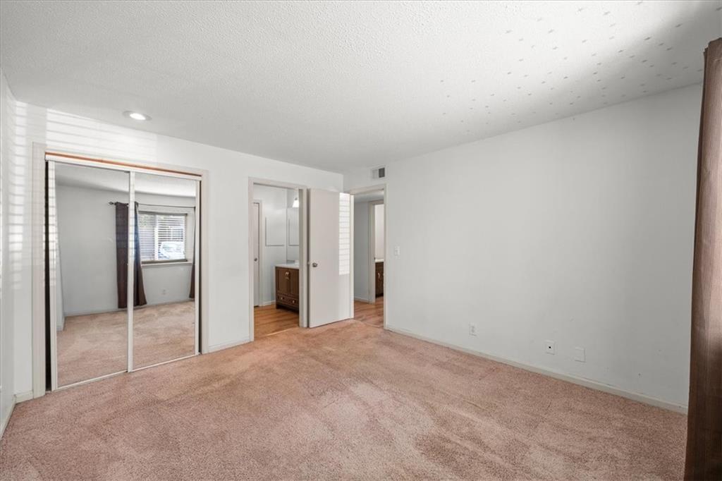 11110 Nieman Road, Unit 101 Overland Park, KS 66210 - Photo 9 of 19