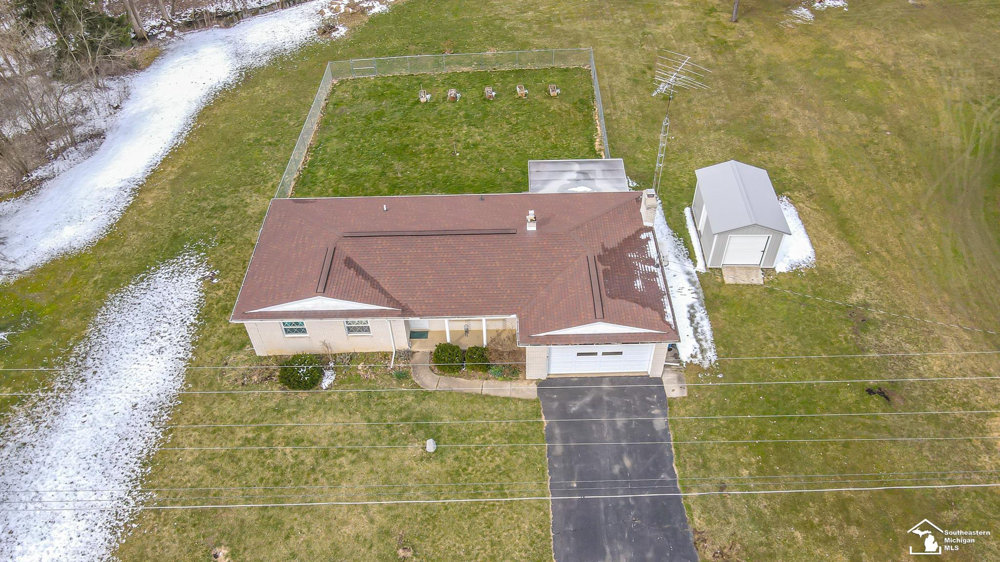 9336 Torrey Road Grand Blanc, MI 48439 - Photo 3 of 26 50136943-8b03e4f0-a8d3-4143-b63c-278391183bef.JPG