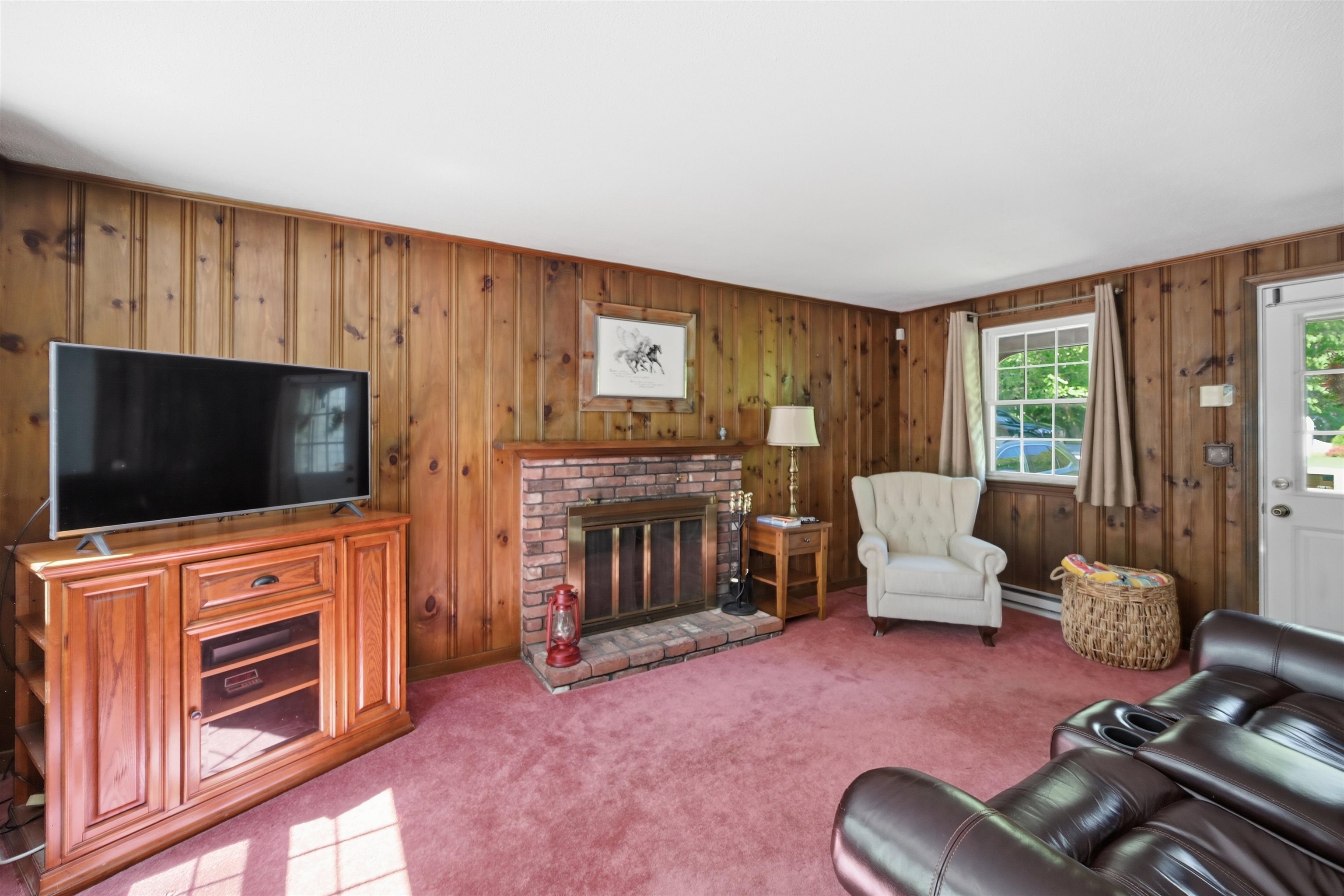 23 Rustic Lane Plaistow, NH 03865 - Photo 4 of 50