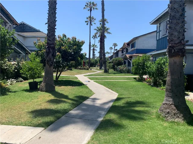 $443,000 | 28 Paradise Valley North, Carson, CA 90745