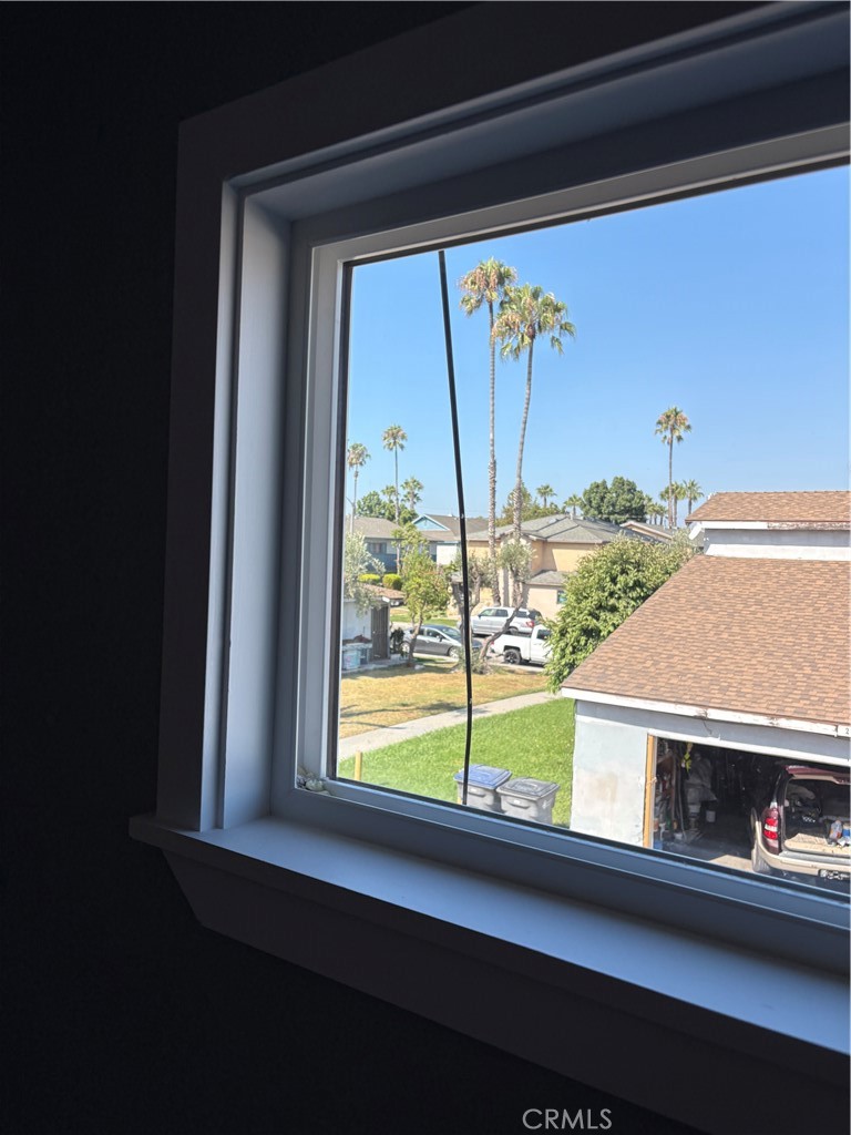 28 Paradise Valley North Carson, CA 90745 - Photo 13 of 17 a view of a window in a room