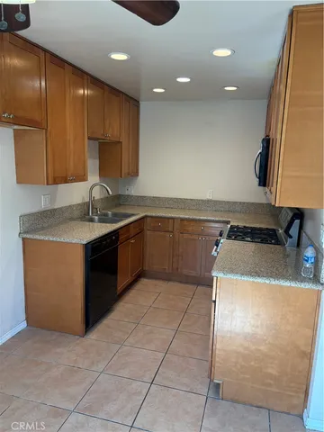 $443,000 | 28 Paradise Valley North, Carson, CA 90745