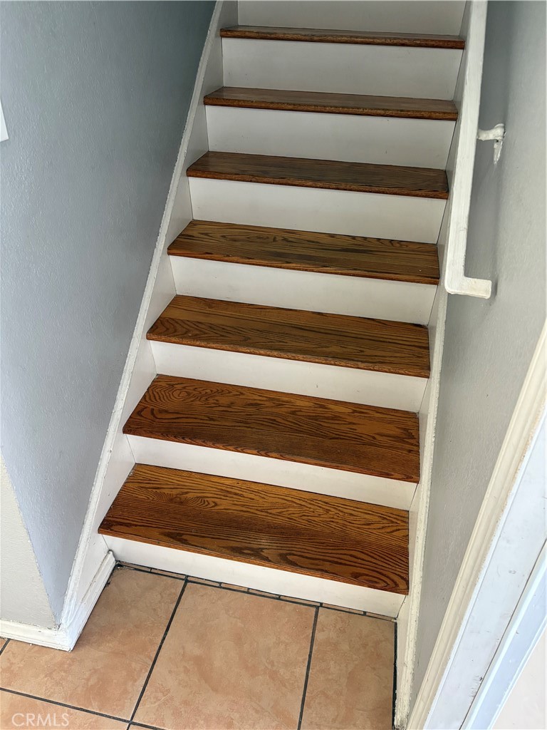 28 Paradise Valley North Carson, CA 90745 - Photo 10 of 17 a view of entryway