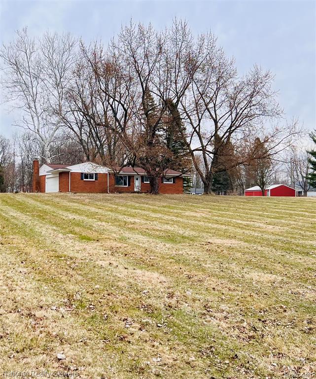 1900 North Hughes Road Howell, MI 48843 - Photo 2 of 50 Gallery Image 2