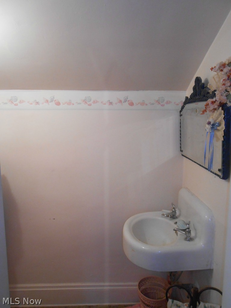 1905 West Schaaf Road Cleveland, OH 44109 - Photo 14 of 24 Gallery Image 14
