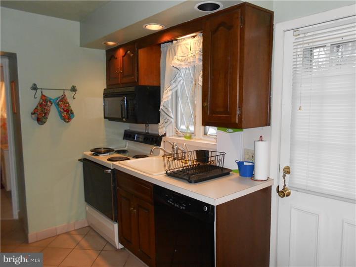 651 South York Road Hatboro, PA 19040 - Photo 14 of 25 Kitchen