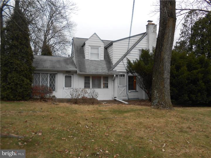 651 South York Road Hatboro, PA 19040 - Photo 4 of 25 Exterior Front