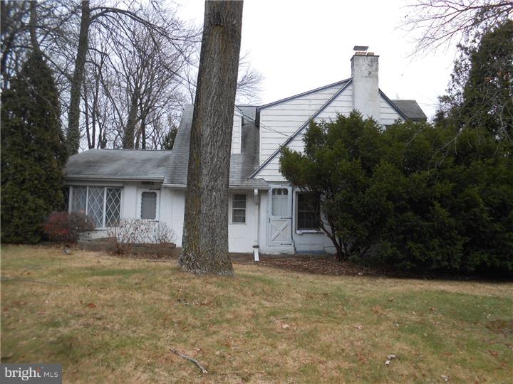 651 South York Road Hatboro, PA 19040 - Photo 5 of 25 Exterior Side