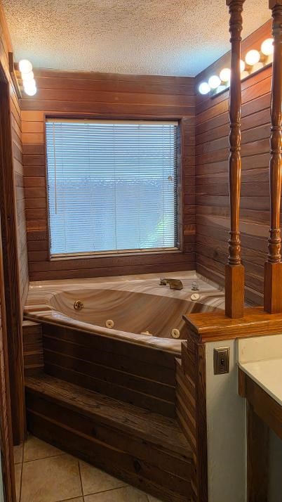 15122 Cedar Ridge Drive Houston, TX 77082 - Photo 14 of 17 Cedar Bathrm and Jacuzzi
