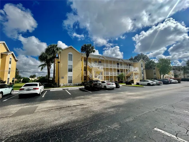 $1,800 | 6292 La Costa Drive, Unit K, Boca Raton, FL 33433