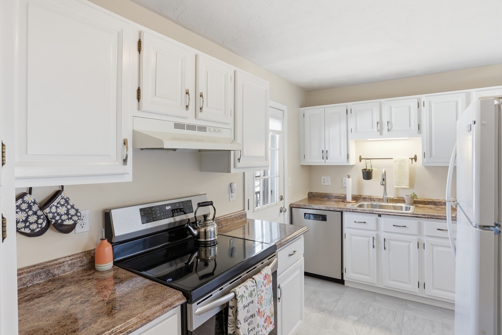 425 Main Street, Unit 20D Hudson, MA 01749 - Photo 14 of 33