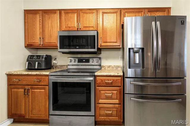 $230,000 | 3110 Autumn Shores Drive, Maryland Heights, MO 63043