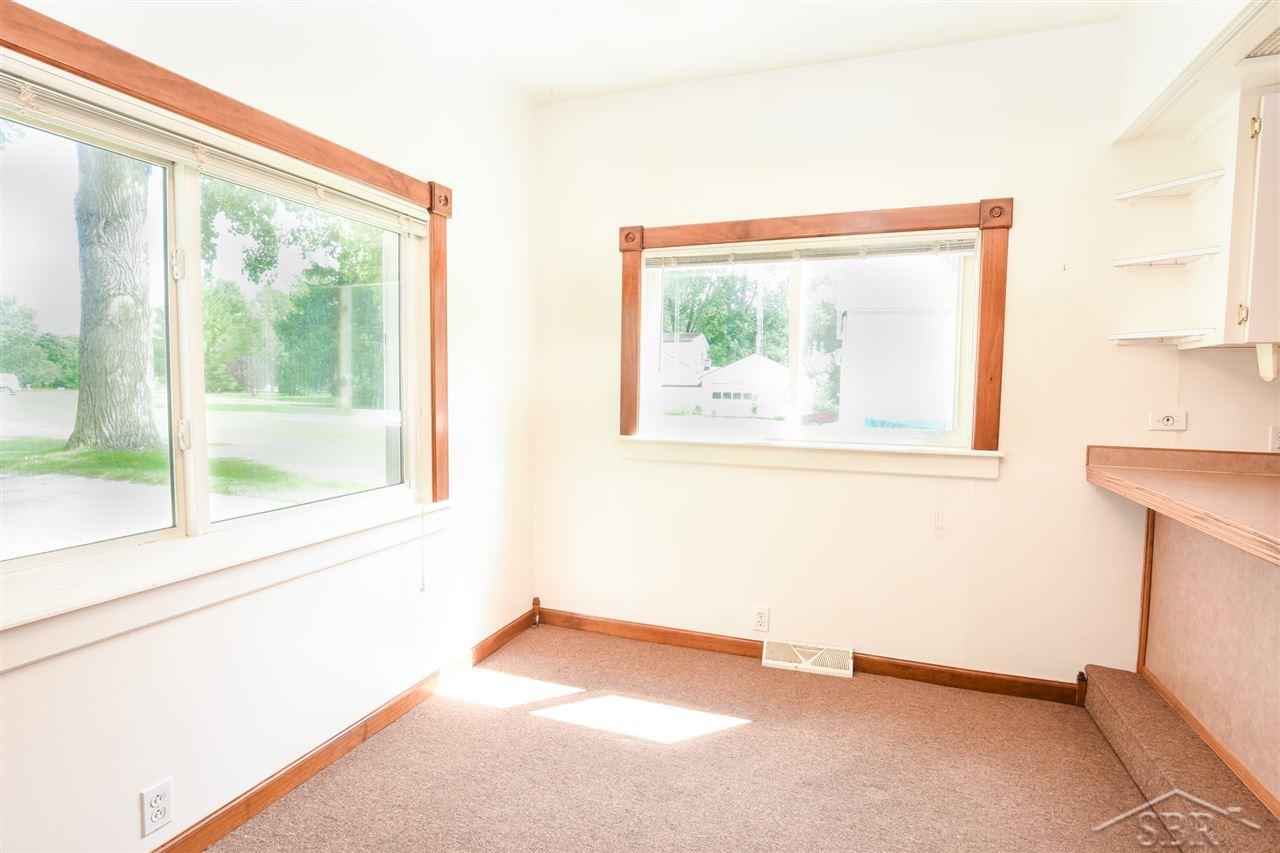 5645 Midland Road Freeland, MI 48623 - Photo 5 of 20 50020261-4.JPG