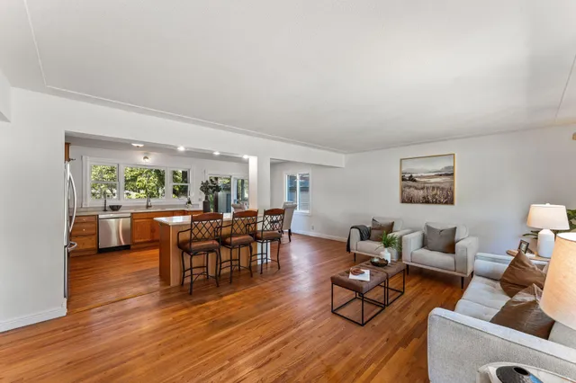 $379,900 | 1607 East 87th Street, Bloomington, MN 55425