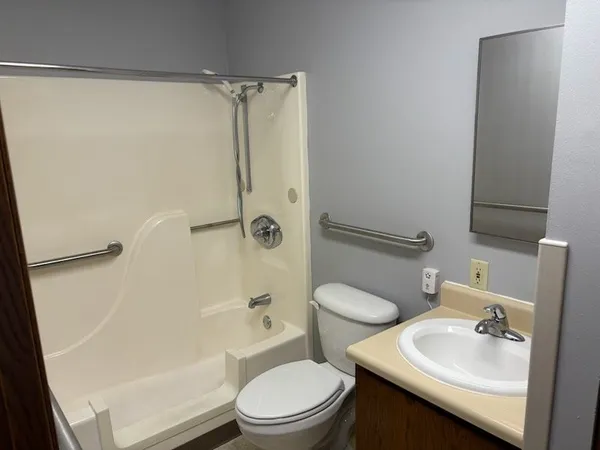 $1,185 | 904 East Milwaukee Avenue, Storm Lake, IA 50588