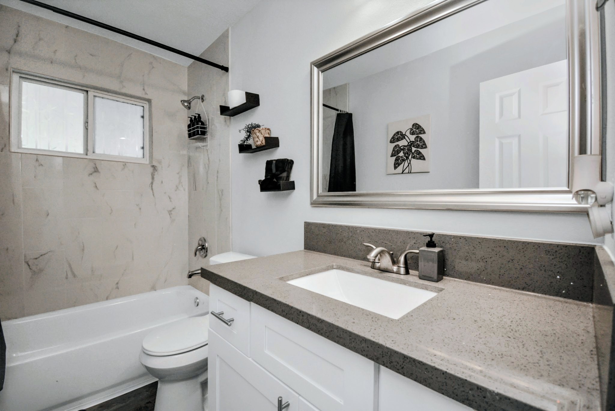 5410 Bataan Road Houston, TX 77033 - Photo 6 of 11 Gallery Image 6
