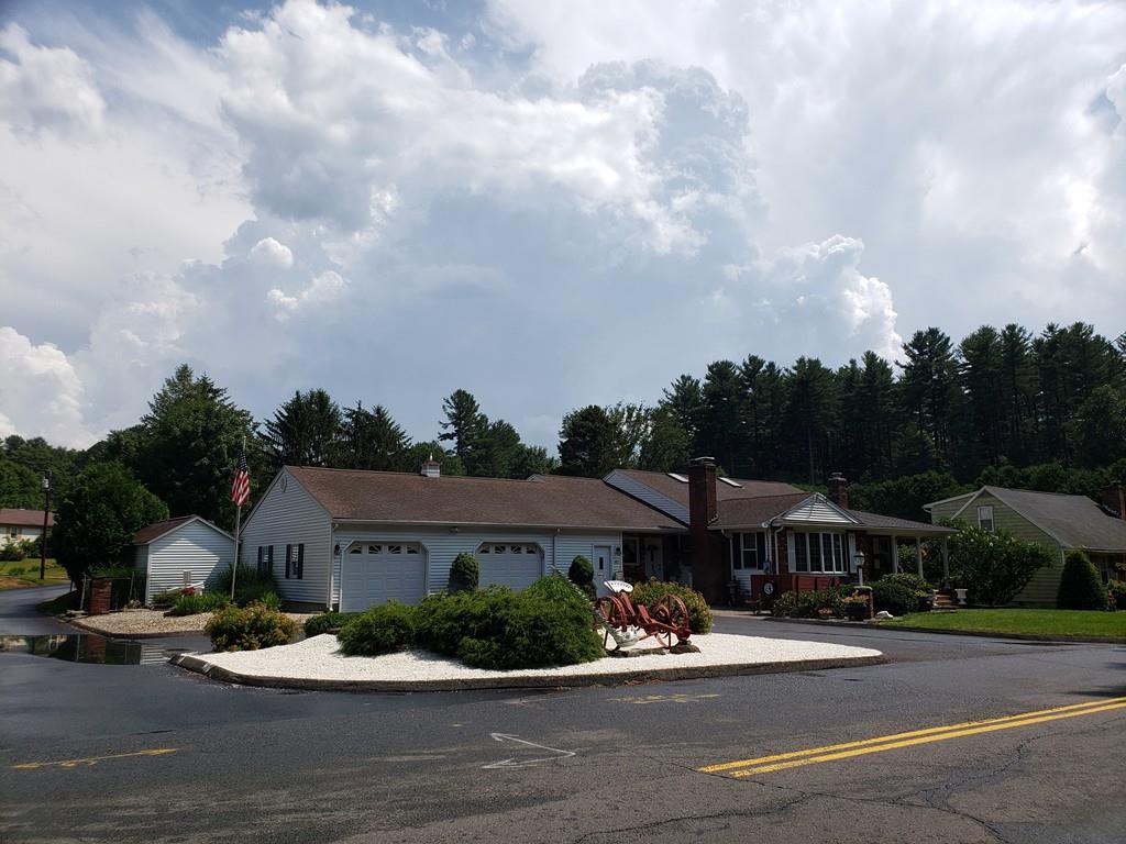 482 Shaker Road Westfield, MA 01085 - Photo 2 of 10 Gallery Image 2