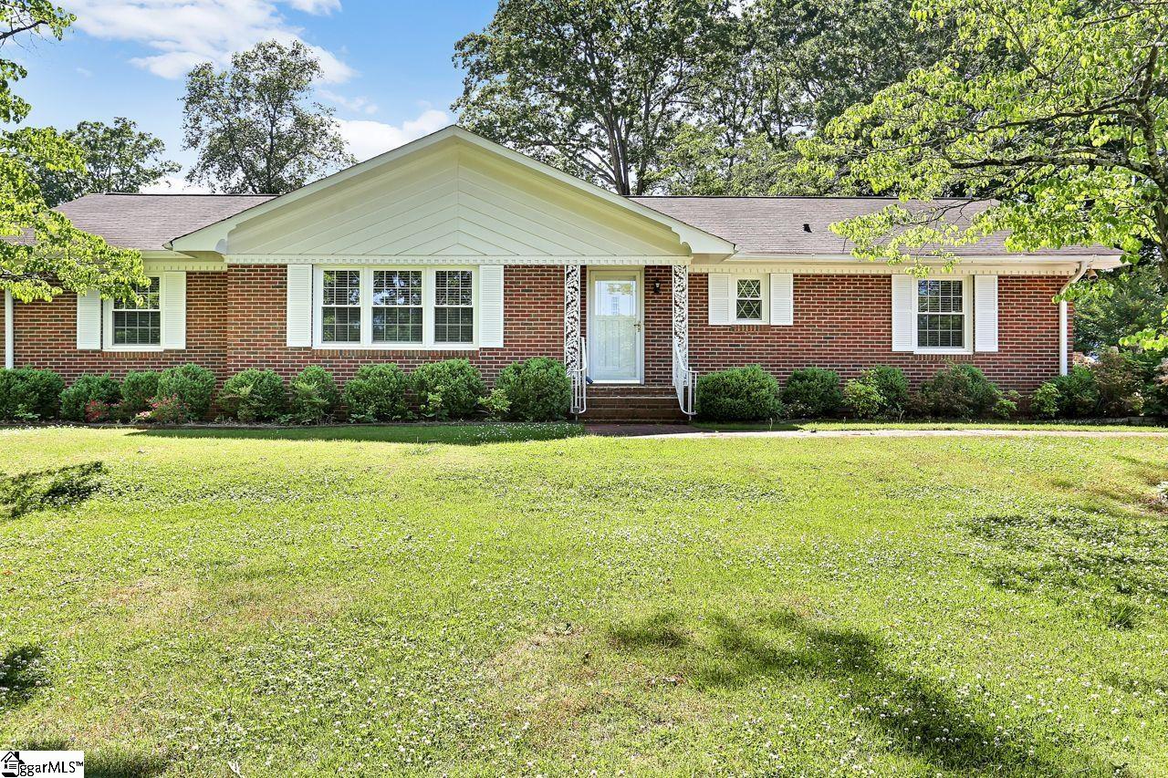 14 State Rd S-23-591 Greenville, SC 29617 - Photo 3 of 34 Gallery Image 3
