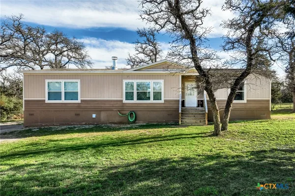 $520,000 | 3590 Chuckwagon Road, Luling, TX 78648