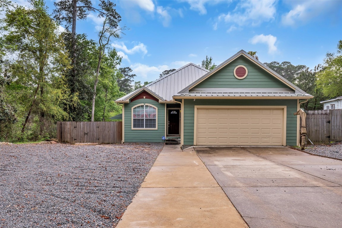 209 East George Jones Road Livingston, TX 77351 - Photo 1 of 26 Welcome to your country retreat at 209 W George Jones Rd!