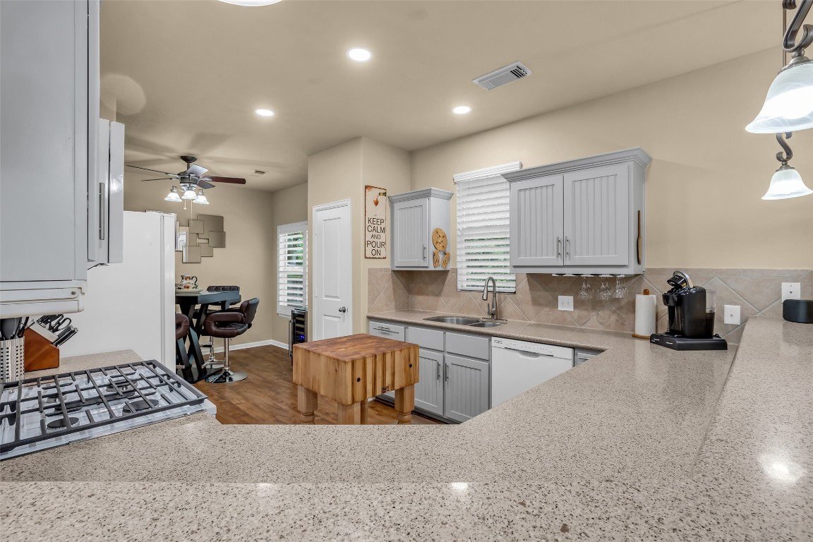 209 East George Jones Road Livingston, TX 77351 - Photo 6 of 26