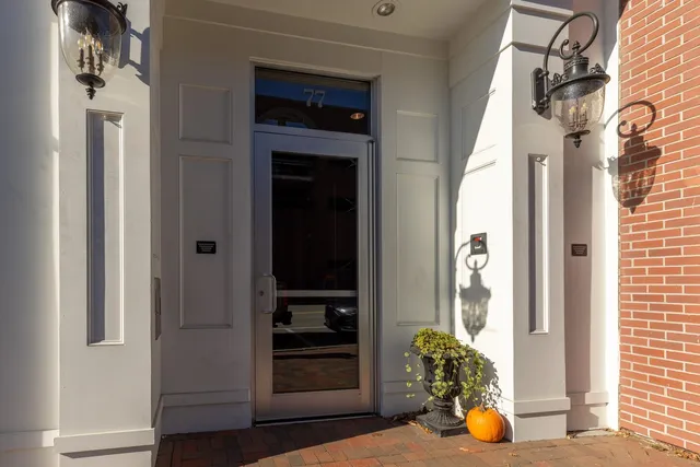 $1,200,000 | 77 Hanover Street, Unit 3, Portsmouth, NH 03801
