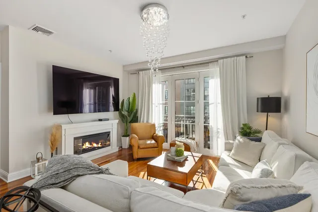 $1,200,000 | 77 Hanover Street, Unit 3, Portsmouth, NH 03801