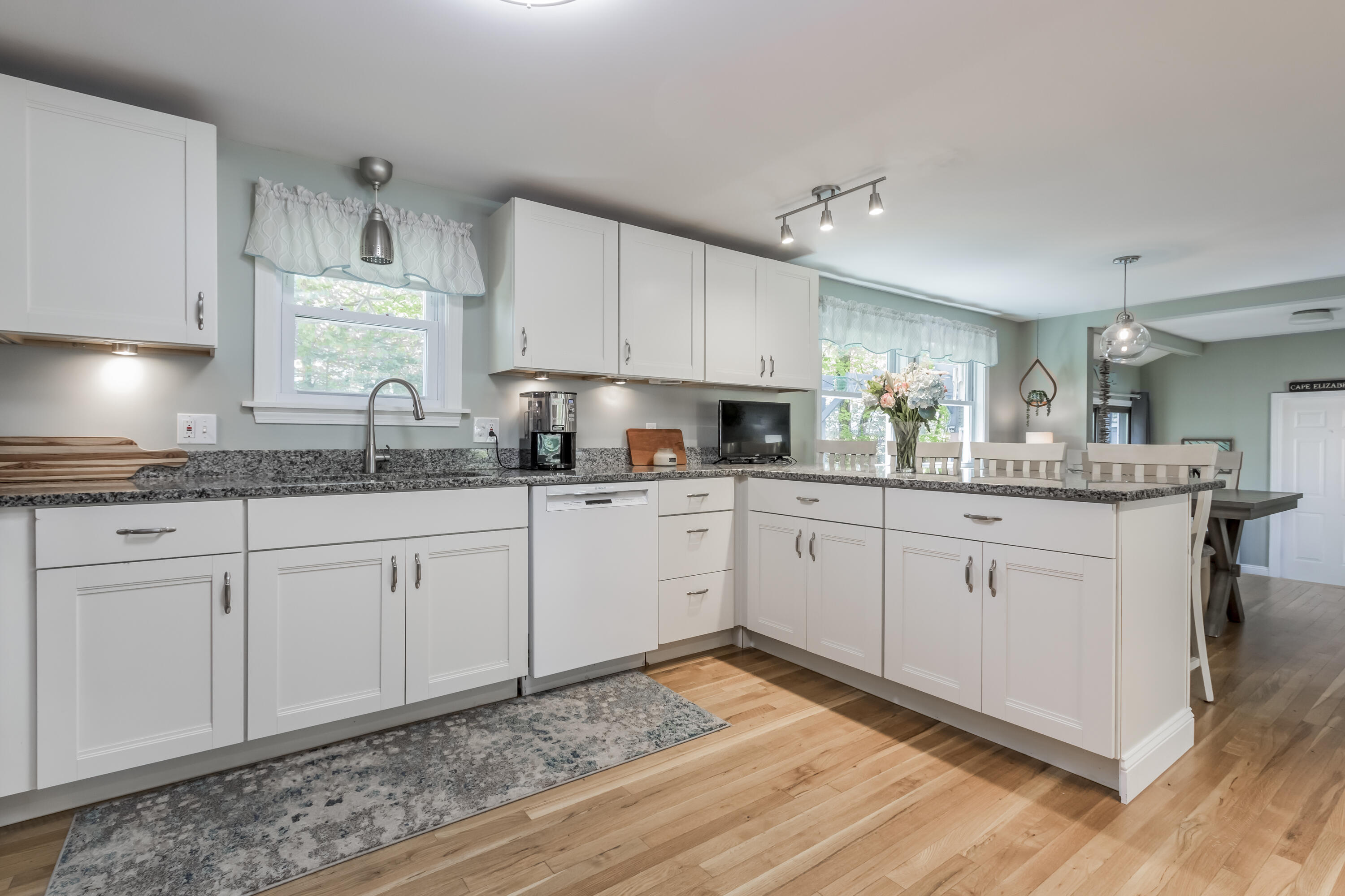 5 McAuley Road Cape Elizabeth, ME 04107 - Photo 8 of 28 8