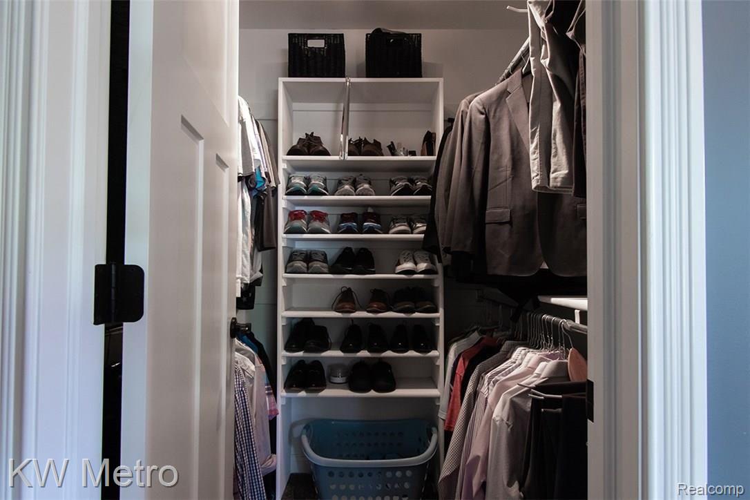 2270 Franklin Road Berkley, MI 48072 - Photo 16 of 36 Walk-in Closet #1