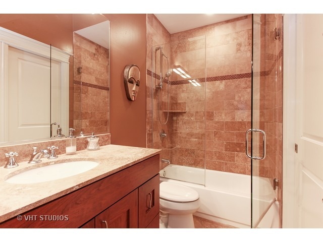 831 West George Street, Unit 1 Chicago, IL 60657 - Photo 12 of 18