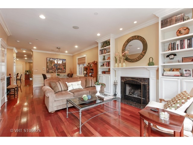 831 West George Street, Unit 1 Chicago, IL 60657 - Photo 2 of 18