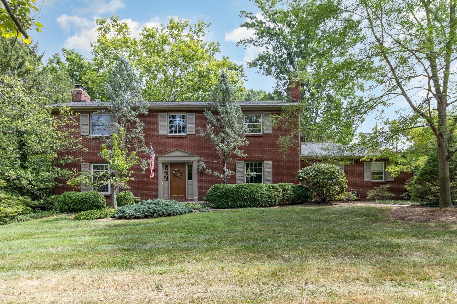 1102 Eversole Road Cincinnati, OH 45230 - Photo 6 of 57