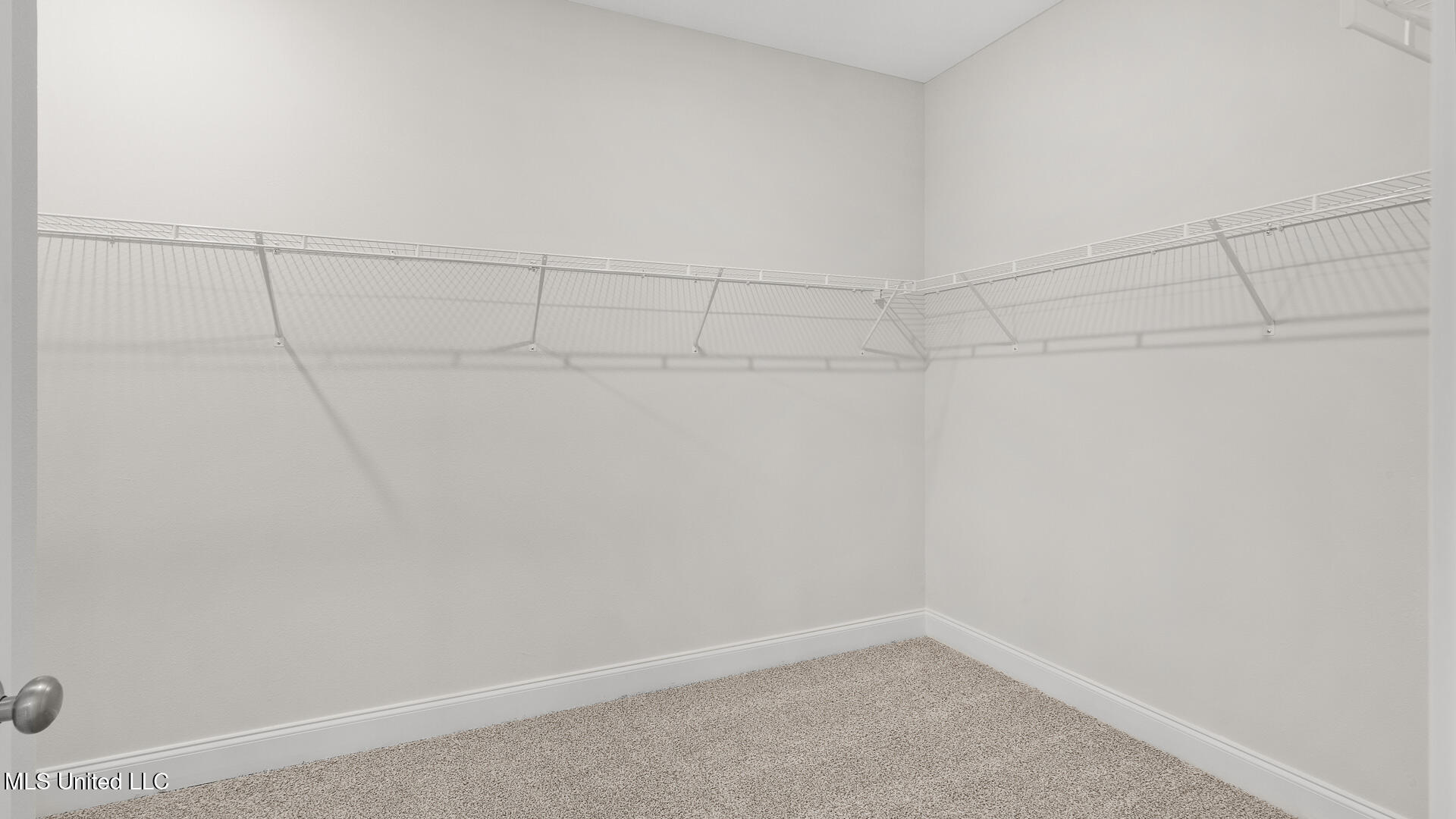 16206 Blue Rdg Drive Gulfport, MS 39503 - Photo 15 of 31 Primary Closet