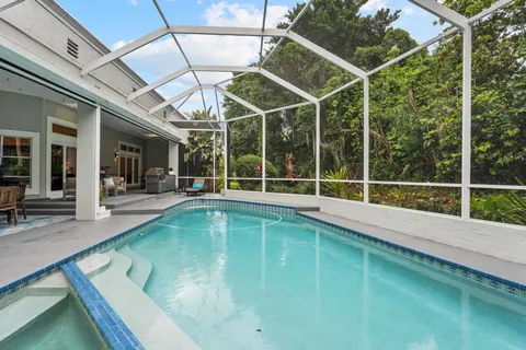 $1,895,000 | 7 Worth Court, Sewall's Point, FL 34996