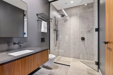 $3,300,000 | 255 Hennepin Avenue, Unit 3303, Minneapolis, MN 55401