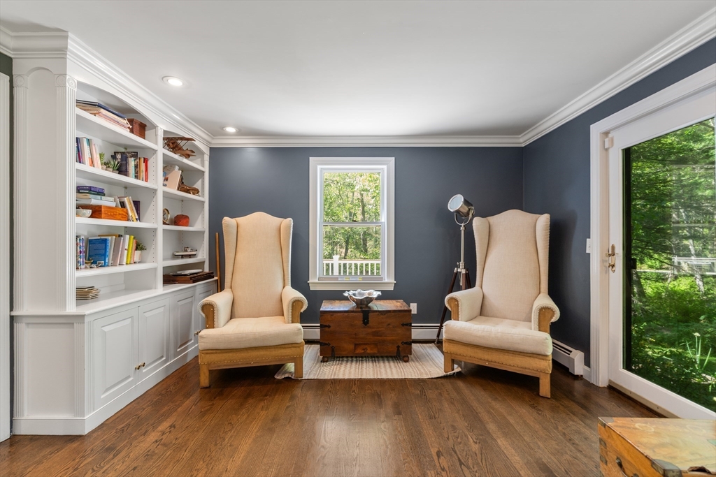 7 Loading Place Road Manchester, MA 01944 - Photo 11 of 32