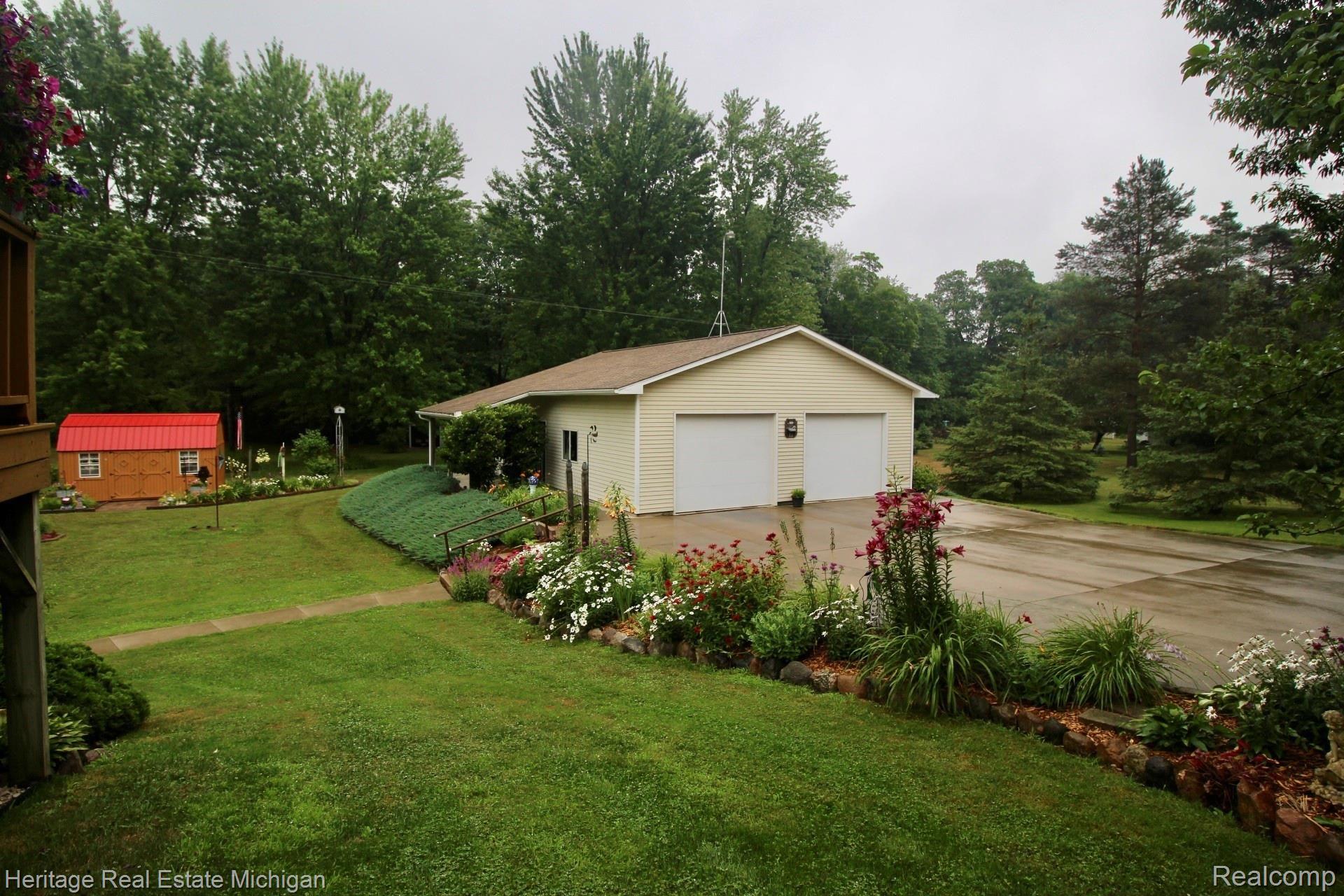 7489 Lehring Road Bancroft, MI 48414 - Photo 38 of 55 Pole barn