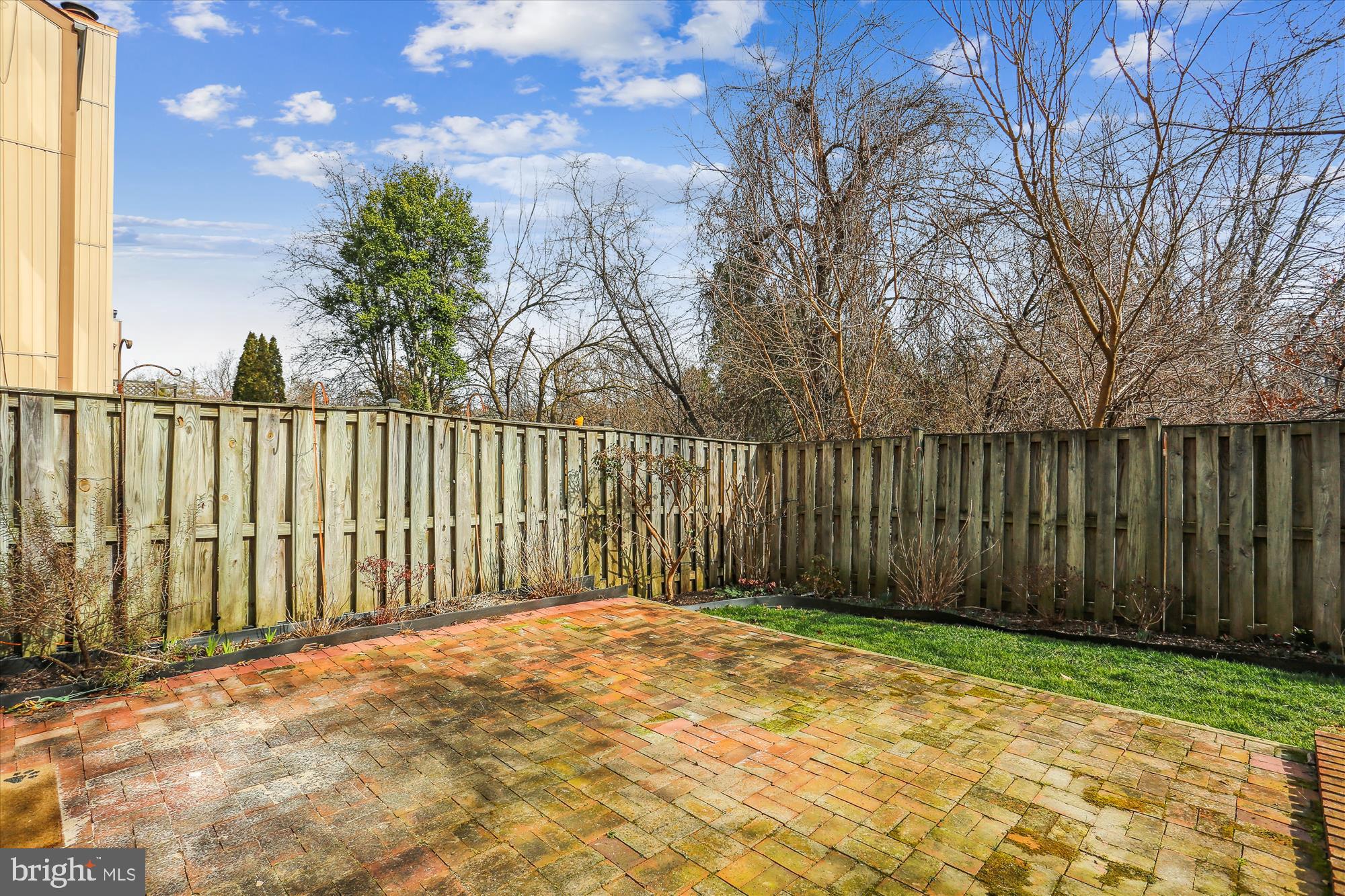 8918 Centerway Road Gaithersburg, MD 20879 - Photo 31 of 36 Lots of perennial border plants