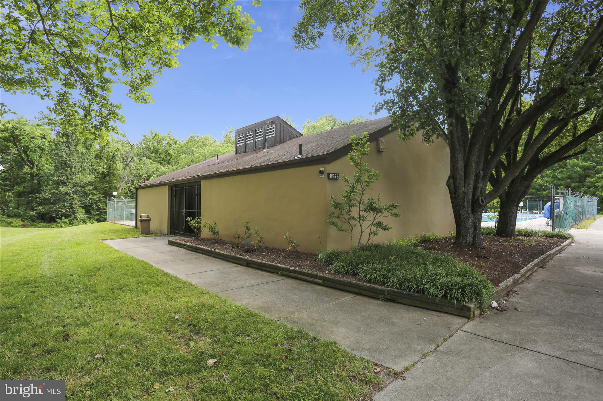 8918 Centerway Road Gaithersburg, MD 20879 - Photo 36 of 36 Pool building