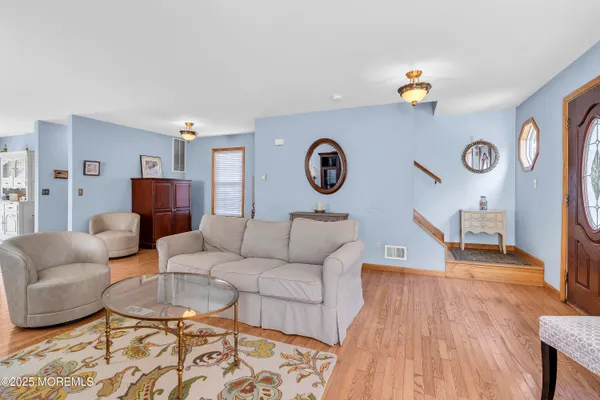 $3,500 | 143 Lake Avenue, Manasquan, NJ 08736