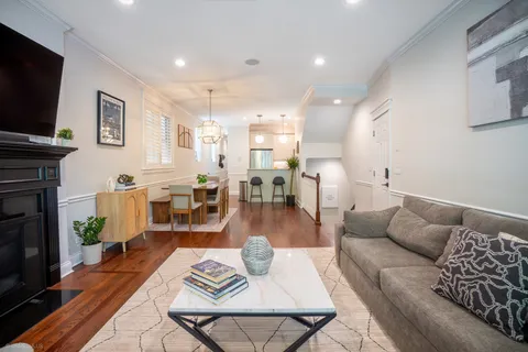 $849,900 | 1541 West Montana Street, Unit 1, Chicago, IL 60614