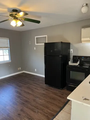 $1,095 | 7705 Debbie Drive, Unit B, Volente, TX 78641