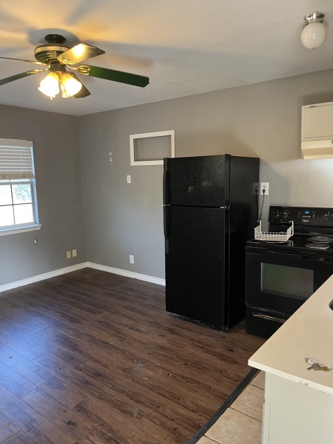 7705 Debbie Drive, Unit B Volente, TX 78641 - Photo 5 of 12