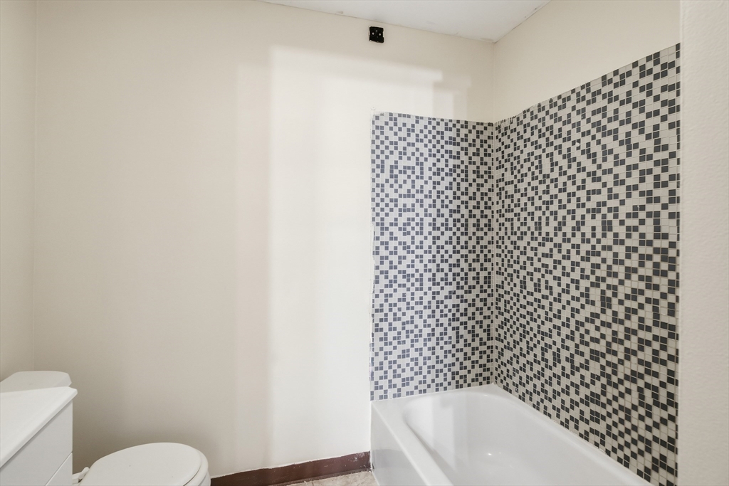 11 Cheyenne Road Springfield, MA 01109 - Photo 20 of 26