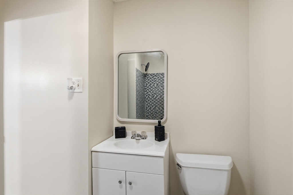 11 Cheyenne Road Springfield, MA 01109 - Photo 21 of 26