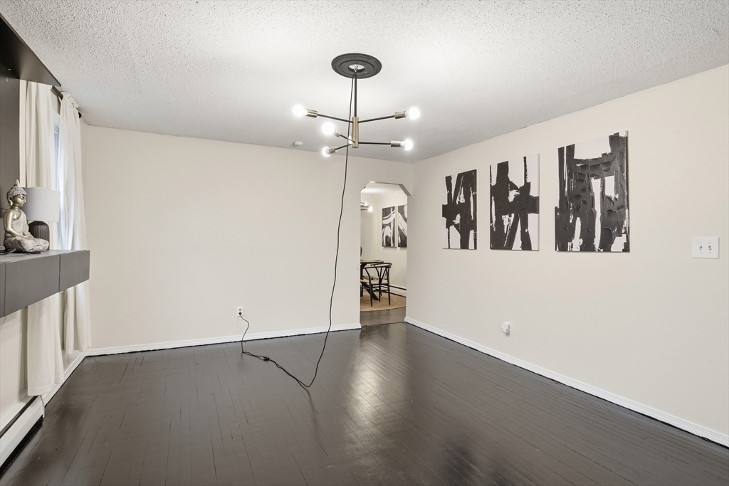 11 Cheyenne Road Springfield, MA 01109 - Photo 4 of 26