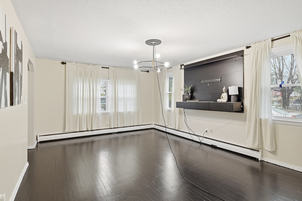 11 Cheyenne Road Springfield, MA 01109 - Photo 5 of 26