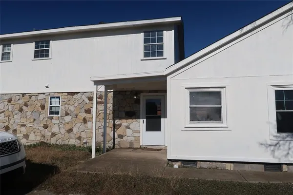 $1,599 | 406 North Denny Street, Unit B, Howe, TX 75459