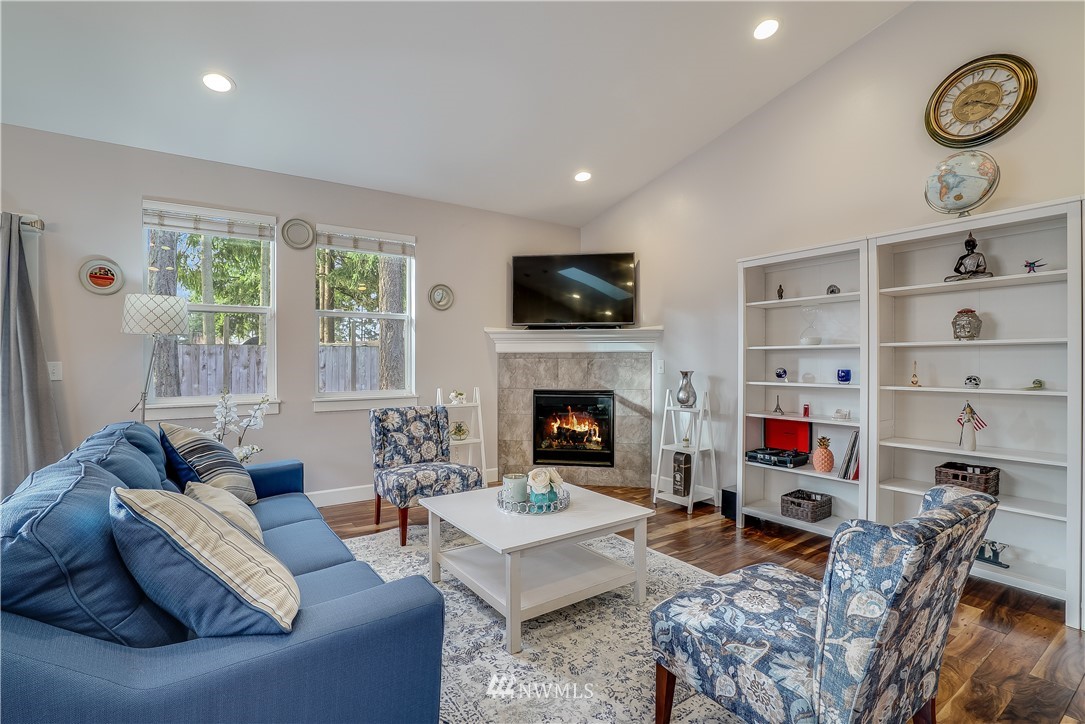 16014 114th Avenue Southeast Renton, WA 98055 - Photo 3 of 18 Gallery Image 3